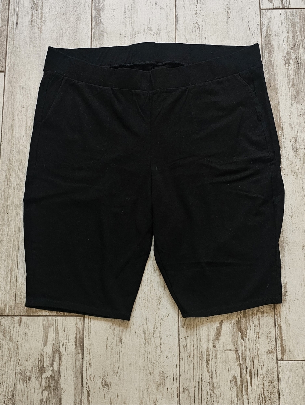 Torrid Black Above-Knee-Length Stretch Shorts - Pockets 4 / 4X